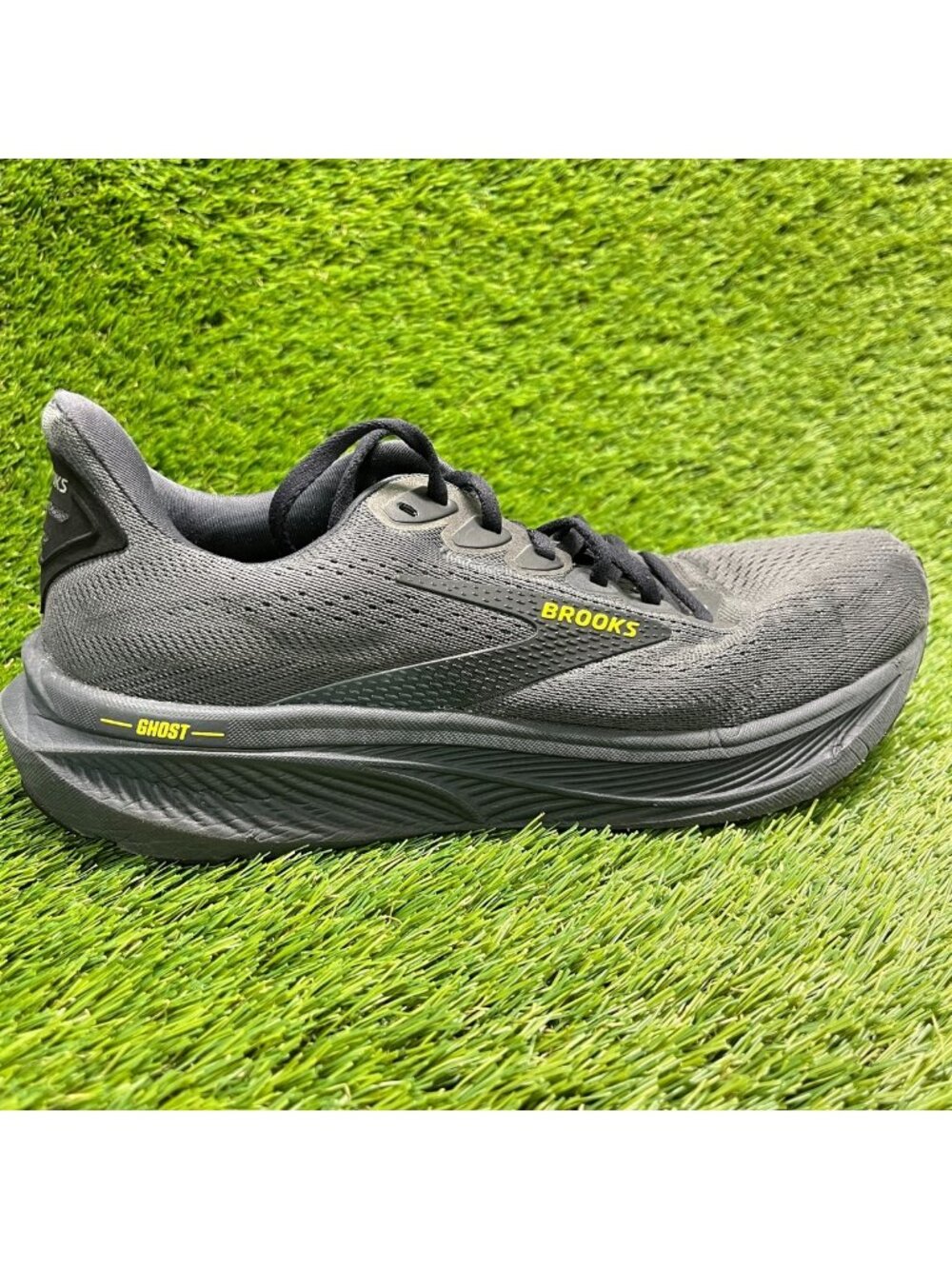 Brooks Ghost 17 Mens Size 9 Black Yellow Athletic Running Walking Shoes Sneakers
